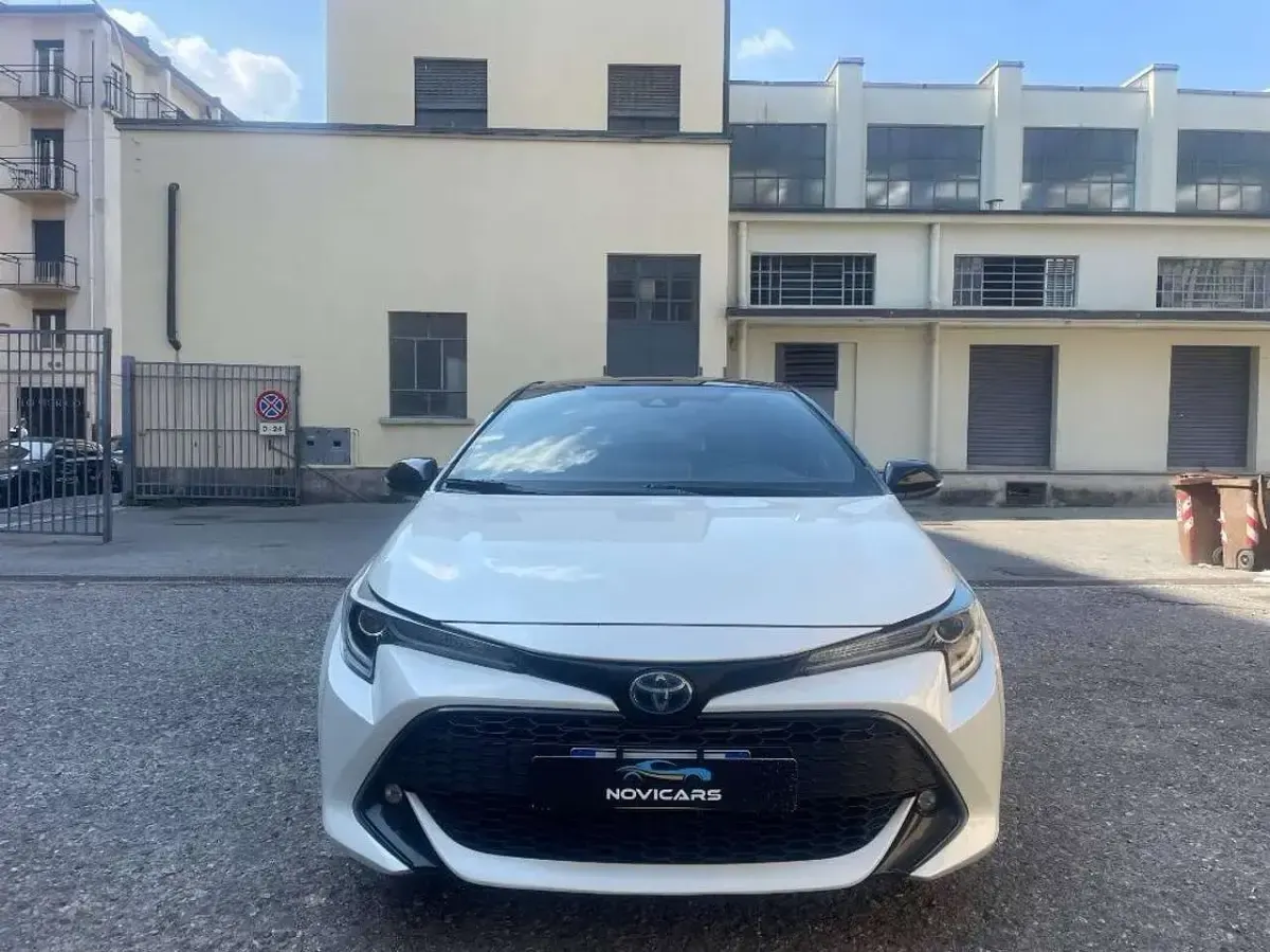 Usata Toyota Corolla Style 152 CV (111 kW) 2020 Bianco Berlina