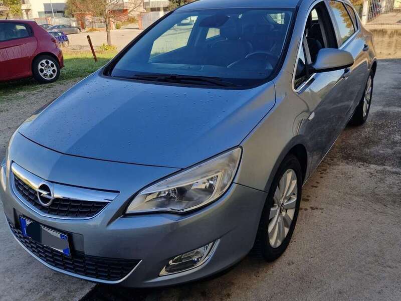 Usato 2013 Opel Astra 1.7 Diesel 110 CV (4.700 €)