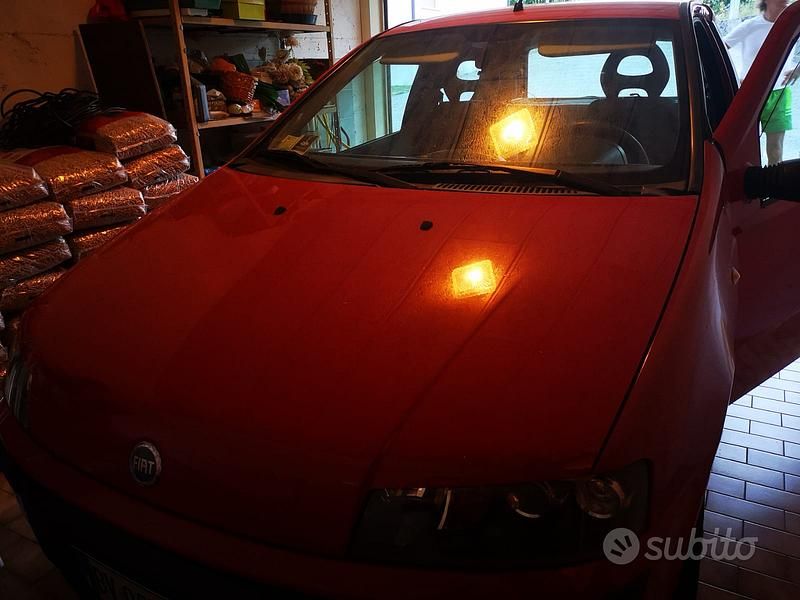 Usata Fiat Punto 60 CV (44 kW) 2001 Rosso Utilitaria