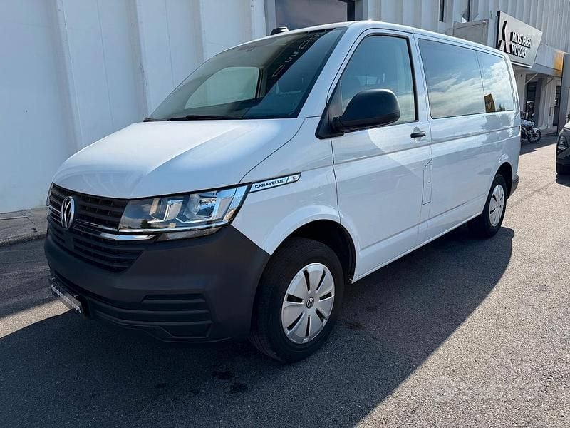 Usata VW Caravelle Trendline 110 CV (80 kW) 2022 Bianco Monovolume