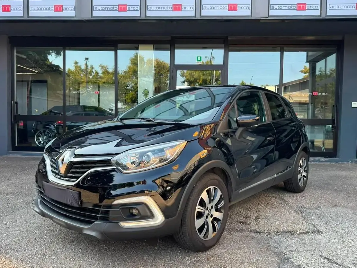Usata Renault Captur 90 CV (66 kW) 2018 Nero SUV