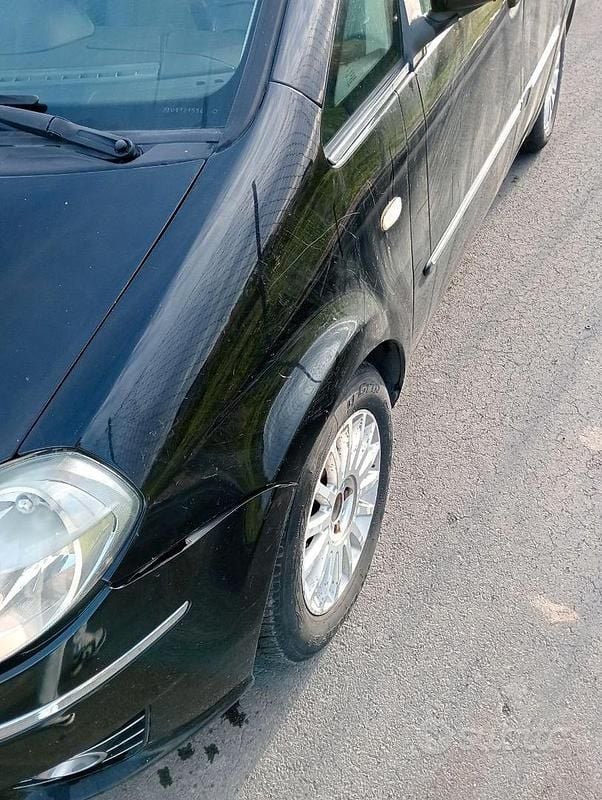 Usata Lancia Musa 90 CV (66 kW) 2008 Monovolume