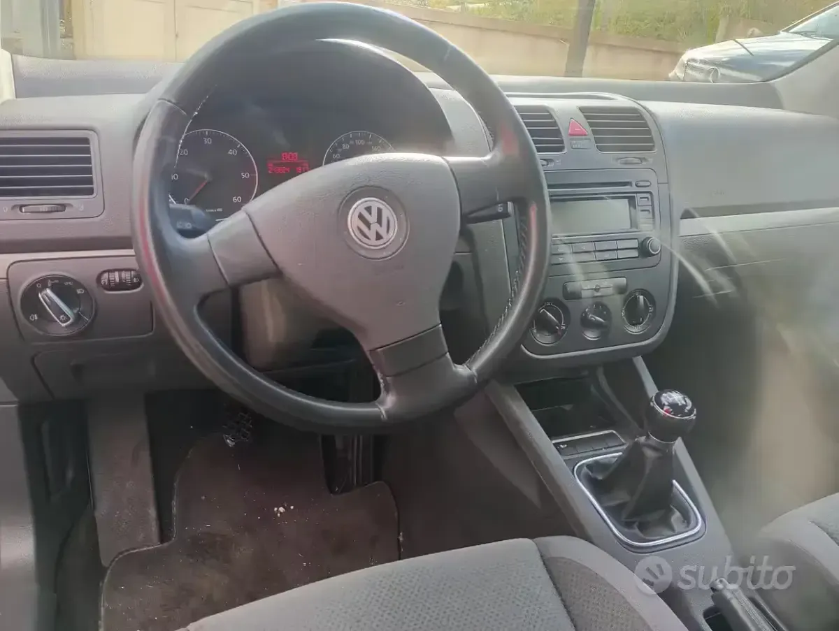 Usata VW Golf IV Trendline 105 CV (77 kW) 2004 Blu Berlina