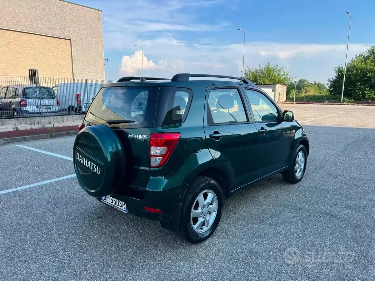 Usata Daihatsu Terios 105 CV (77 kW) 2008 Verde SUV