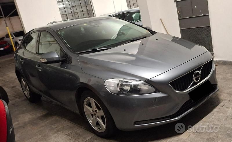 Usata Volvo V40 2018 Grigio Berlina