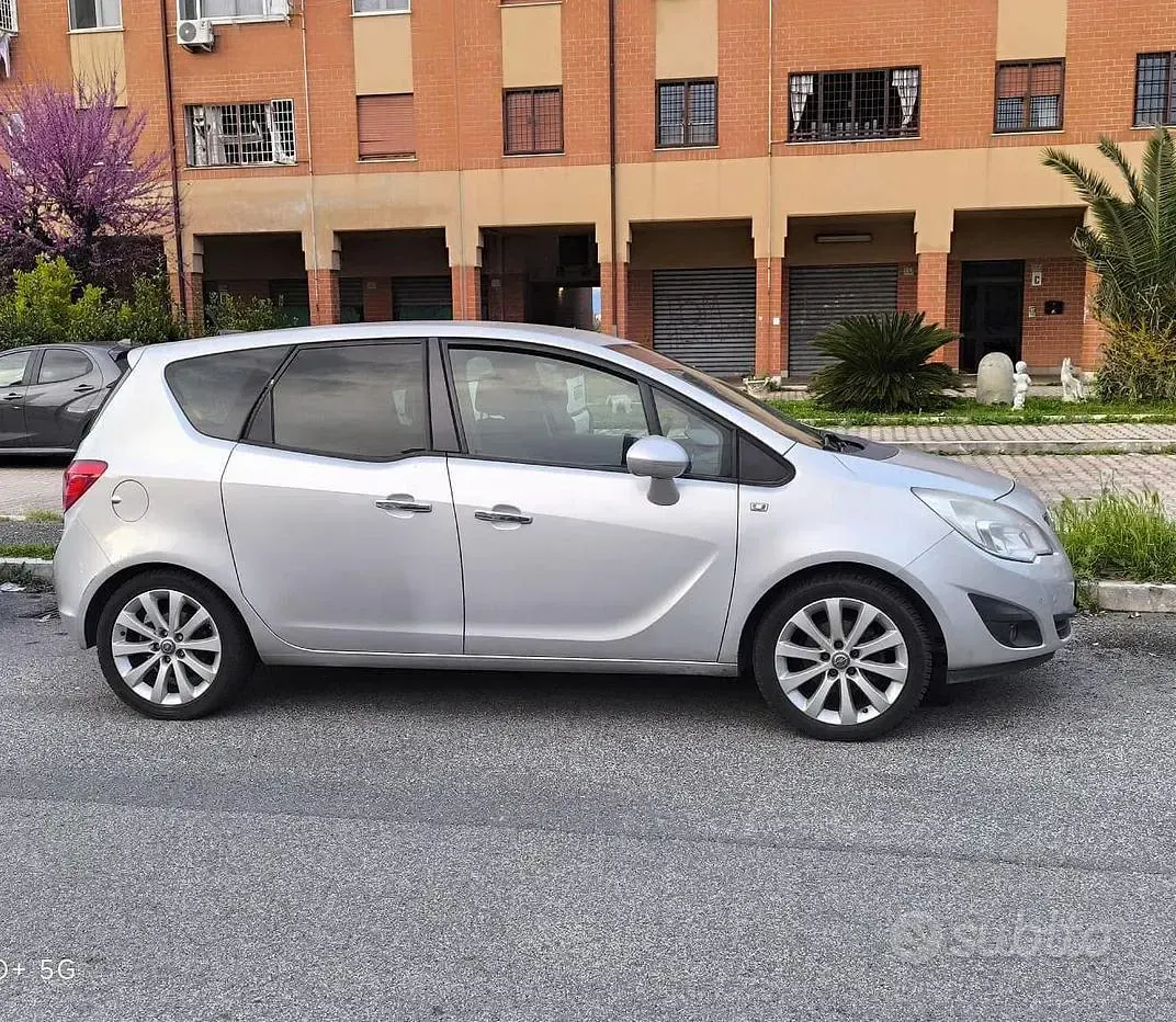 Usata Opel Meriva 101 CV (74 kW) 2010 Grigio Monovolume