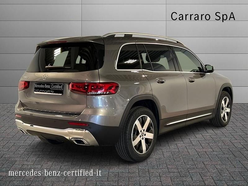 Usata Mercedes GLB200 150 CV (110 kW) 2023 Grigio metallizzato SUV