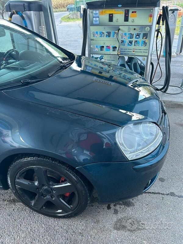 Begagnad VW Golf V 2007 Blå Sedan