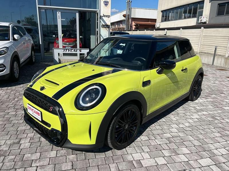Giallo Usata 2023 Mini Cooper S Essential Utilitaria | 28.900 € (Buon prezzo) - Immagine 1/4