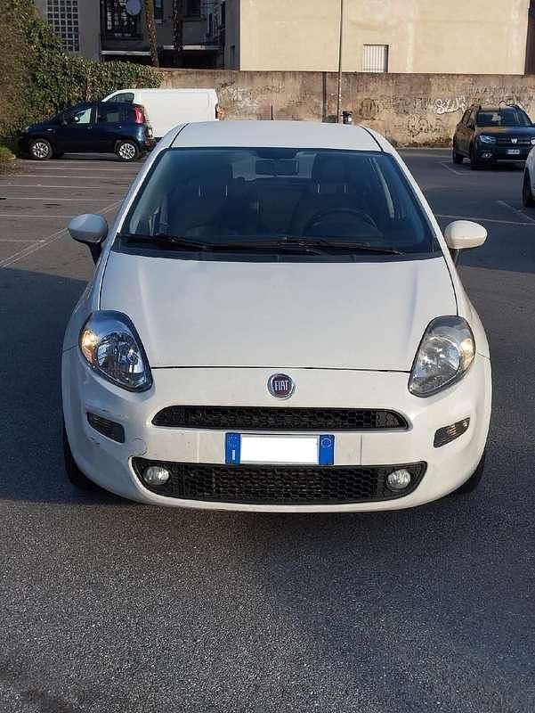 Usata Fiat Punto Young 75 CV (55 kW) 2018 Bianco Utilitaria