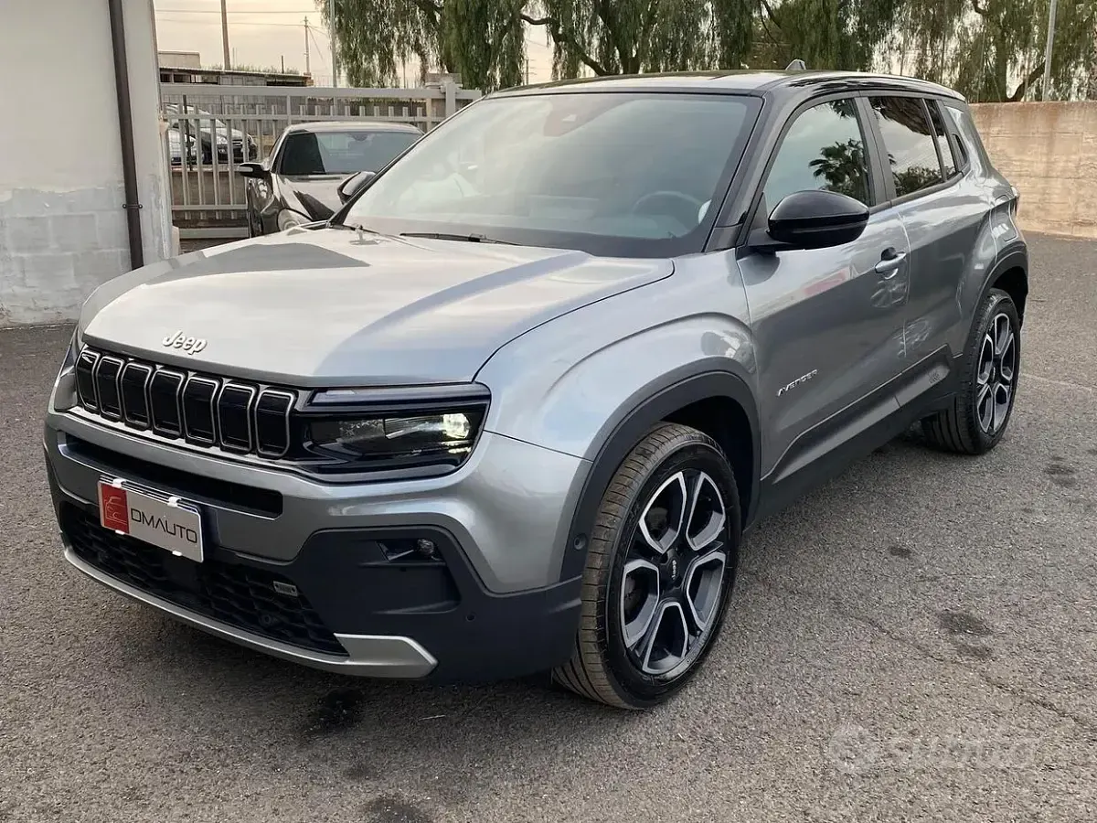Usado Jeep Avenger Summit 101 CV (74 kW) 2023 Gris SUV