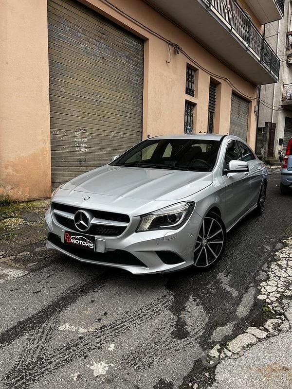 Usata Mercedes CLA200 135 CV (99 kW) 2015 Grigio Berlina