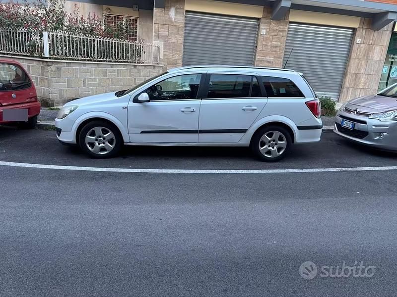 Usata Opel Astra 101 CV (74 kW) 2005 Station wagon