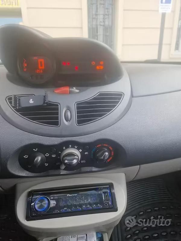 Usata Renault Twingo 58 CV (42 kW) 2008 Blu Utilitaria