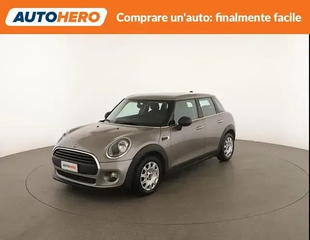 Usata Mini ONE 75 CV (55 kW) 2018 Grigio Utilitaria