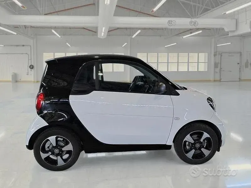 Usata Smart ForTwo Coupé Passion 41 kW (56 CV) 2022 Bianco Coupé
