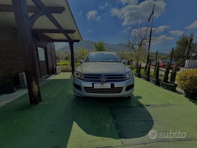 Usata VW Touareg 239 CV (175 kW) 2012 Grigio SUV