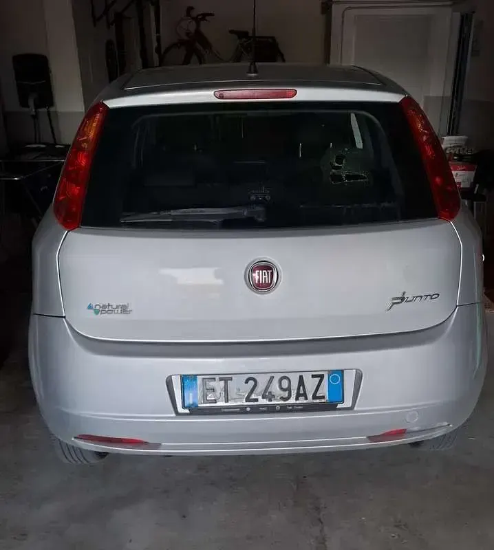 Usata Fiat Grande Punto 77 CV (56 kW) 2013 Grigio Utilitaria