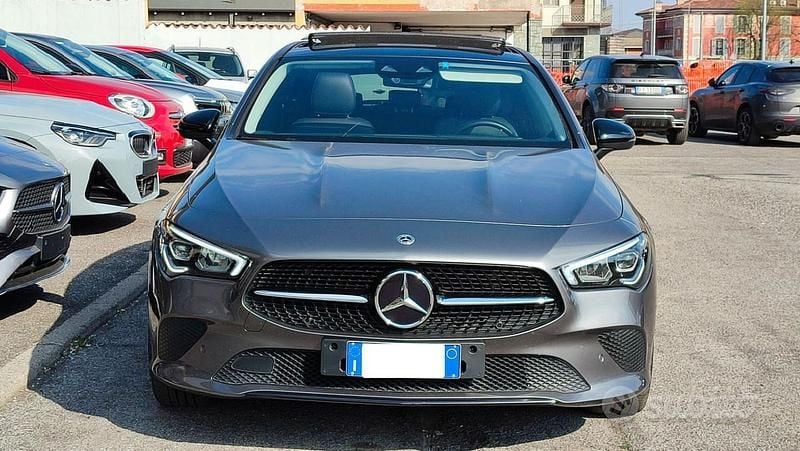 Usata Mercedes CLA200 150 CV (110 kW) 2022 Grigio Station wagon