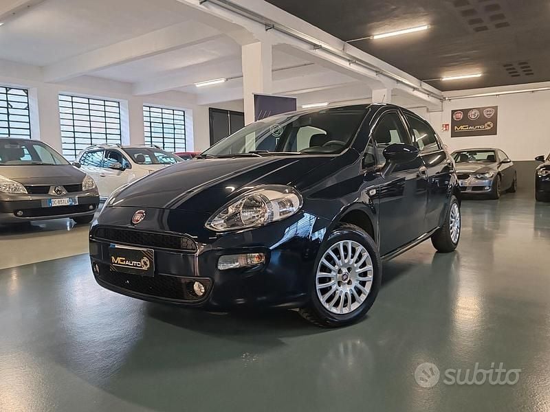 Usata Fiat Punto Street 77 CV (56 kW) 2016 Blu Utilitaria