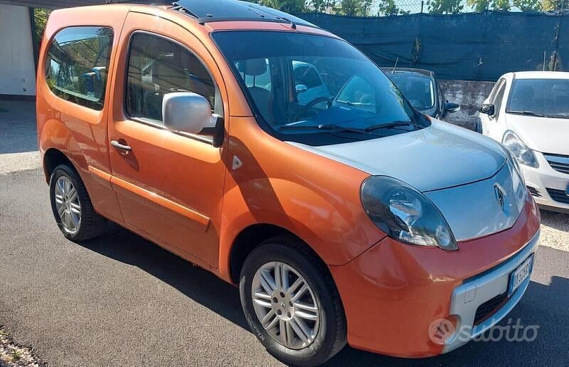 Usata Renault Kangoo 106 CV (77 kW) 2009 Arancione Monovolume