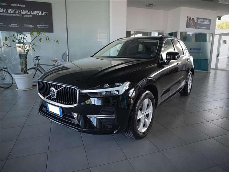 Nero / black Usata 2022 Volvo XC60 Core SUV | 37.800 € (Buon prezzo) - Immagine 1/4