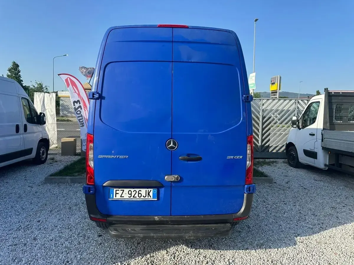 Usata Mercedes Sprinter 114 CV (83 kW) 2019 Blu Furgone