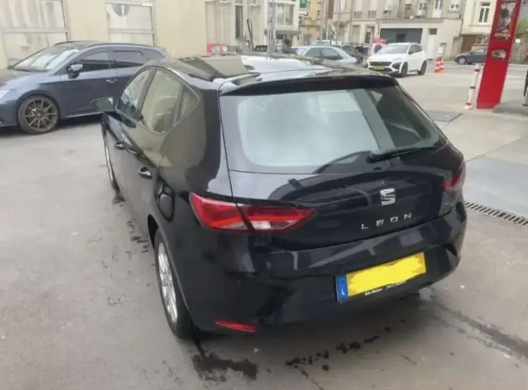 Usata Seat Leon Style 105 CV (77 kW) 2013 Berlina