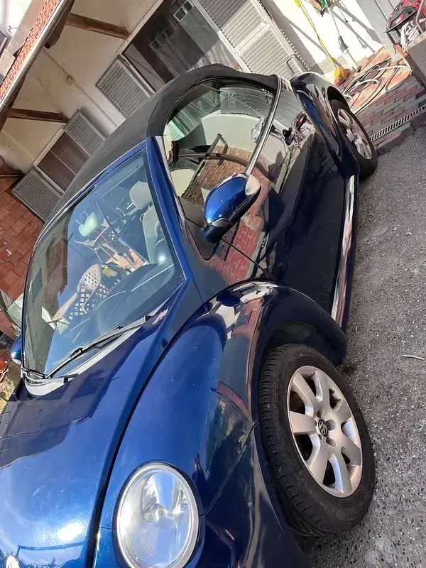 Usata VW New Beetle 101 CV (74 kW) 2004 Blu/azzurro Utilitaria