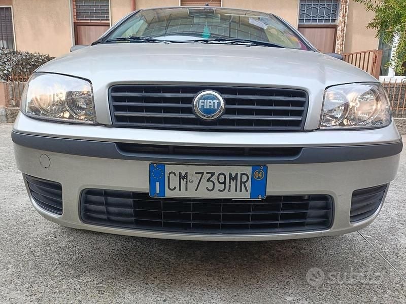 Usata Fiat Punto 60 CV (44 kW) 2004 Grigio Utilitaria