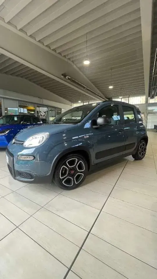 Usata Fiat Panda City Life 69 CV (50 kW) 2021 Blu Utilitaria