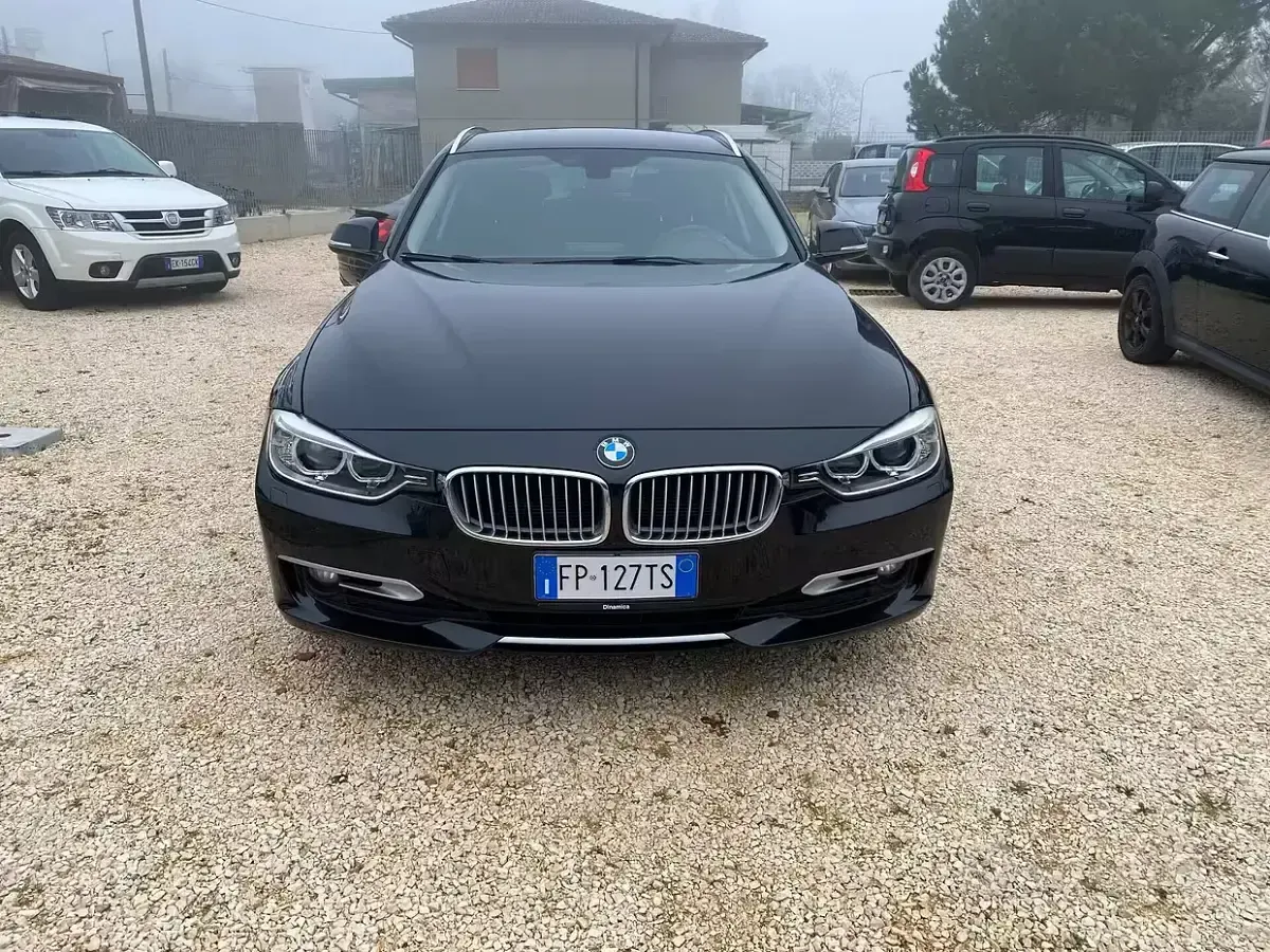 Usata BMW 318 Efficient Dynamics 143 CV (105 kW) 2014 Nero Station wagon