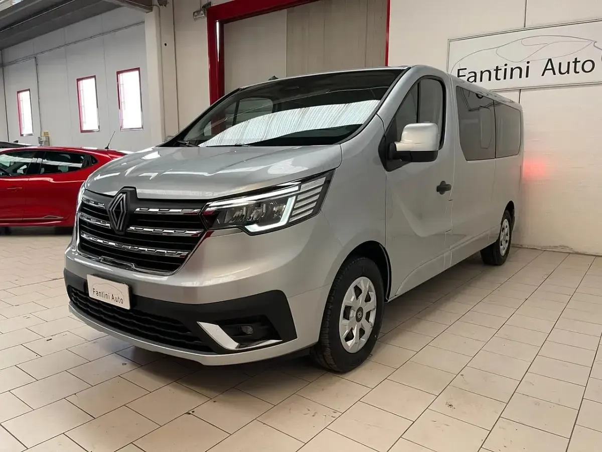 Nieuw Renault Trafic Equilibre 149 PK (109 kW) 2025 Zilver MPV