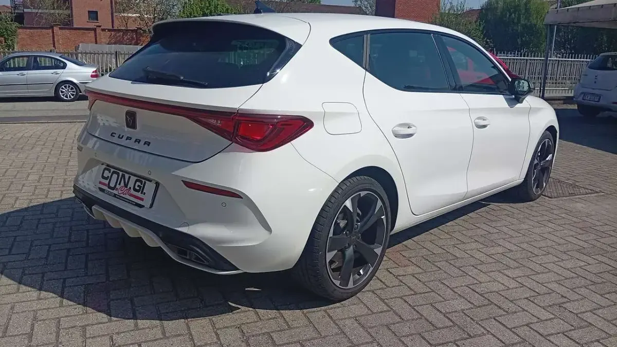 Usata Cupra Leon 150 CV (110 kW) 2023 Bianco Berlina