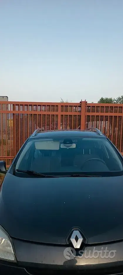 Usata Renault Mégane III 110 CV (80 kW) 2010 Grigio Utilitaria