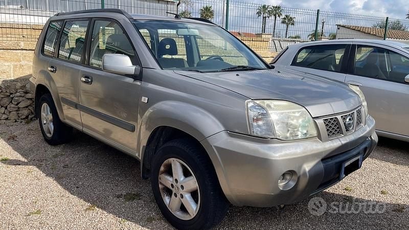 Usata Nissan X-Trail 136 CV (100 kW) 2006 Grigio SUV