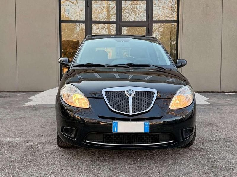 Usata Lancia Ypsilon 60 CV (44 kW) 2009 Nero Utilitaria