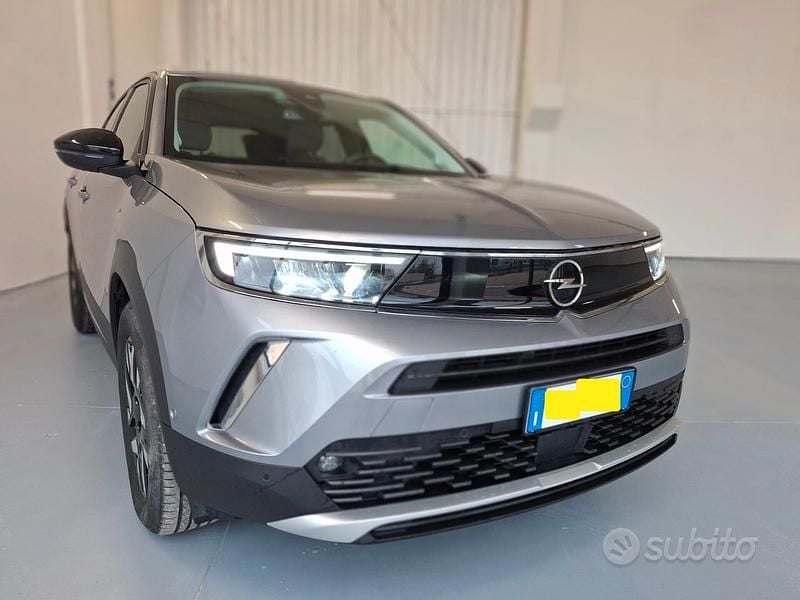 Usata Opel Mokka Elegance 101 CV (74 kW) 2024 Grigio SUV