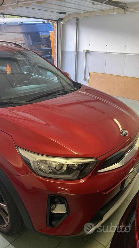 Usata Kia Stonic Style 100 CV (73 kW) 2018 Rosso SUV