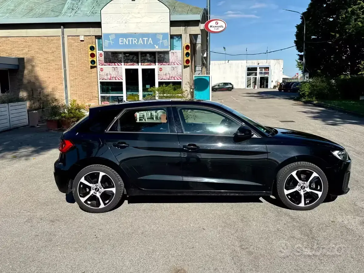 Usata Audi A1 Admired 110 CV (80 kW) 2021 Nero SUV