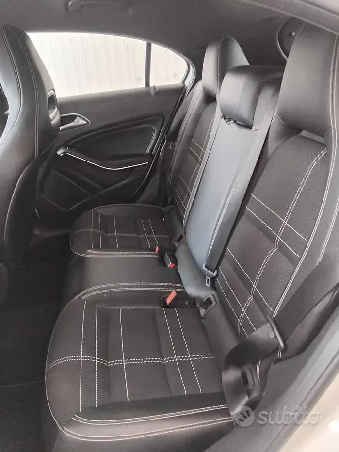 Usata Mercedes A180 Executive 109 CV (80 kW) 2015 Bianco Berlina
