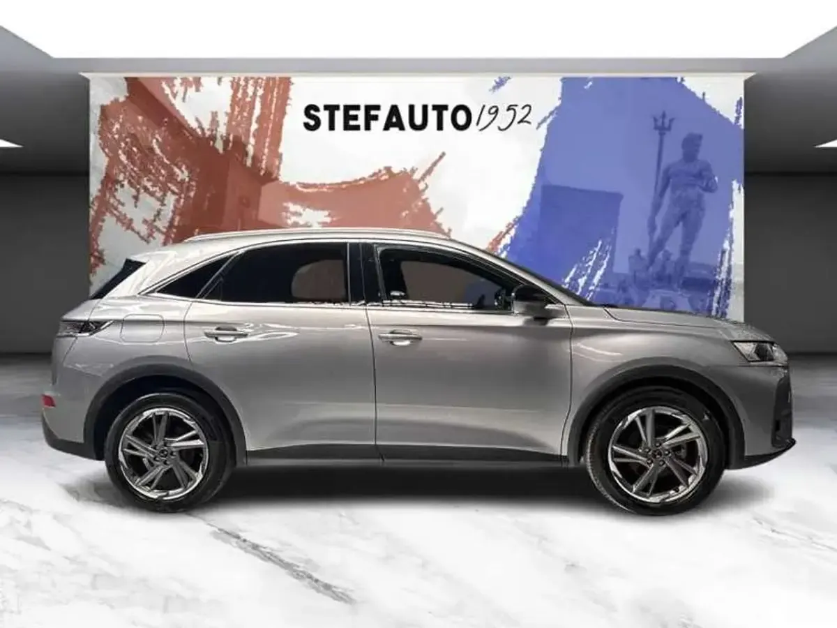 Usata DS Automobiles DS7 Crossback Grand Chic 131 CV (96 kW) 2022 Gris artense SUV