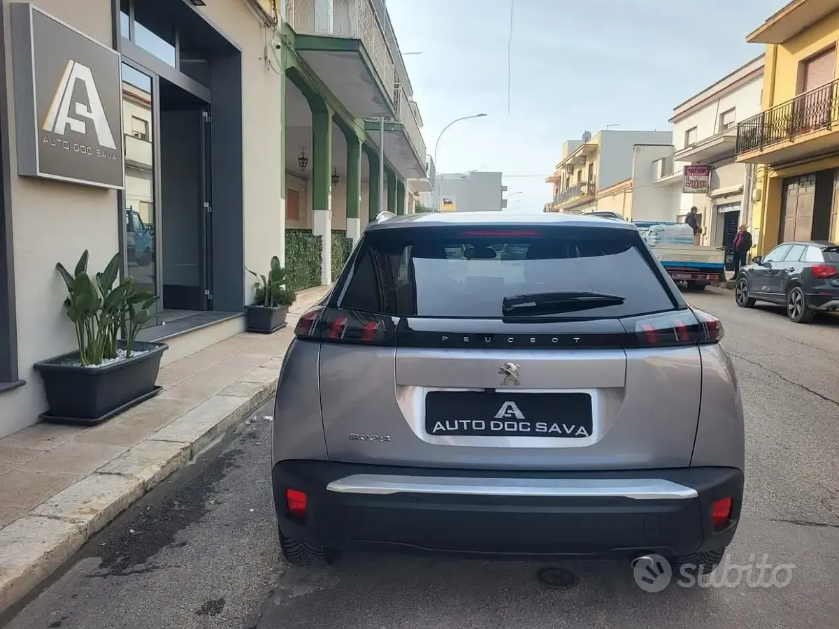 Begagnad Peugeot 2008 Allure 131 HK (96 kW) 2021 Grå SUV