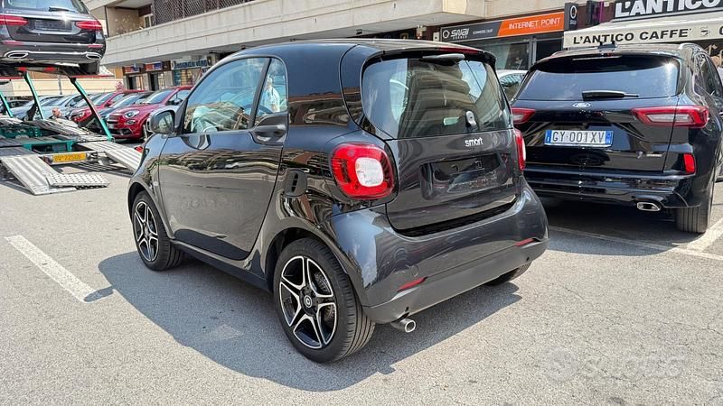 Usata Smart ForTwo Coupé Passion 90 CV (66 kW) 2019 Nero Coupé
