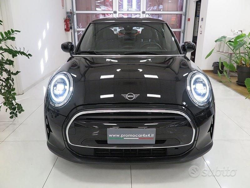 Usata Mini ONE Classic 102 CV (75 kW) 2021 Nero Utilitaria