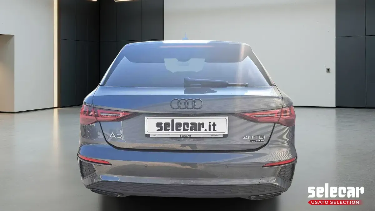 Usata Audi A3 Edition .1 200 CV (147 kW) 2022 Grigio daytona Berlina