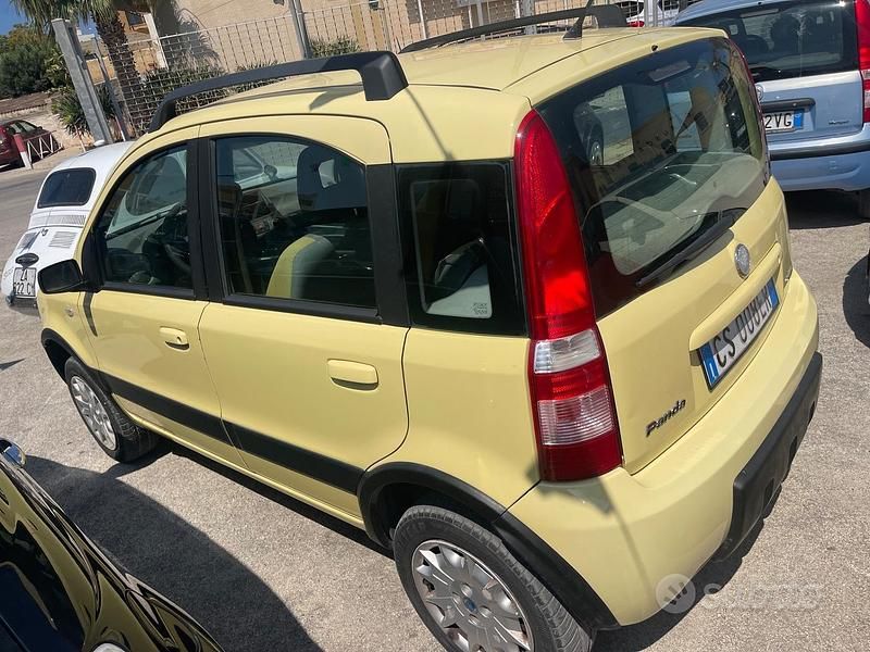 Usata Fiat Panda 4x4 Climbing 60 CV (44 kW) 2005 Giallo Utilitaria