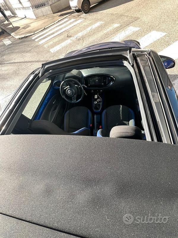 Usata Toyota Aygo X Trend 72 CV (52 kW) 2022 Blu SUV