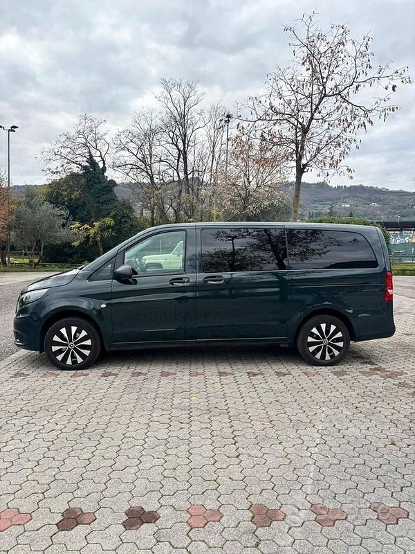 Verde Usata 2022 Mercedes Vito Furgone | 34.500 € - Immagine 1/4
