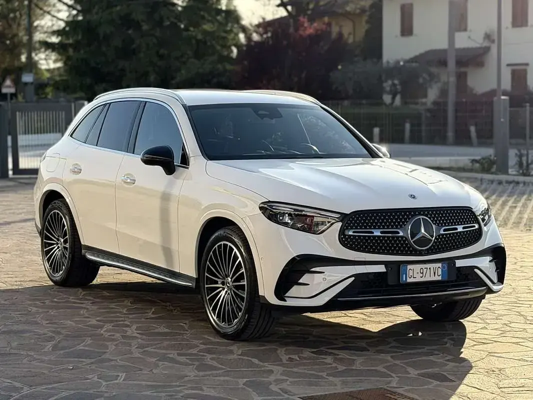 Usata Mercedes GLC220 AMG Line Premium Plus 197 CV (144 kW) 2023 Bianco SUV